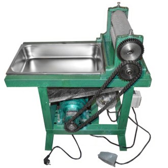 Elektrische Trennwandpresse mit Tisch